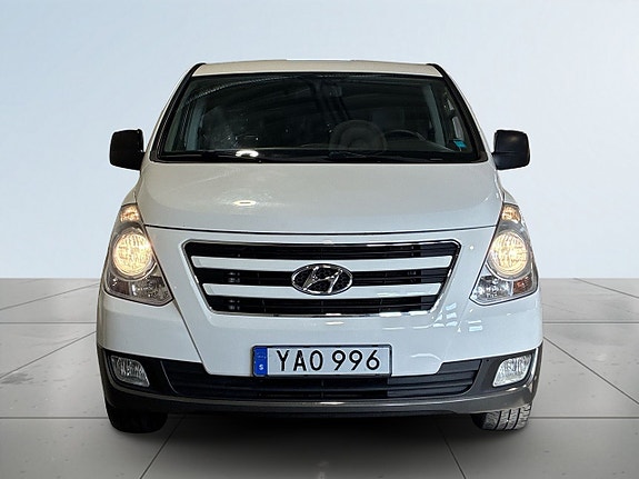 Hyundai H-1 2 of 21