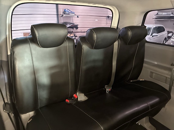 Hyundai H-1 17 of 21