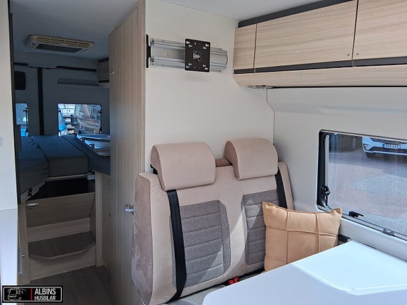 Adria Twin Axess 640 SL / Hydrauliska stödben / AC 5 of 21