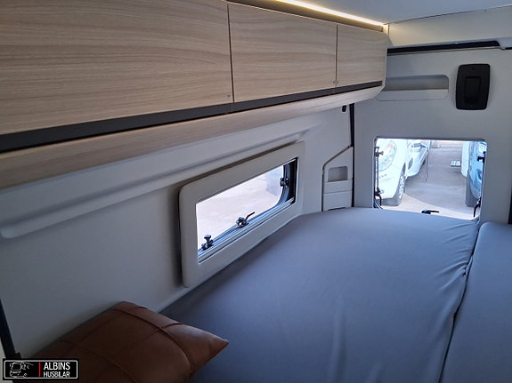 Adria Twin Axess 640 SL / Hydrauliska stödben / AC 13 of 21