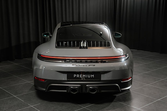 Porsche 911 Carrera GTS 5 of 14