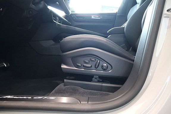 Porsche Macan GTS 13 of 20