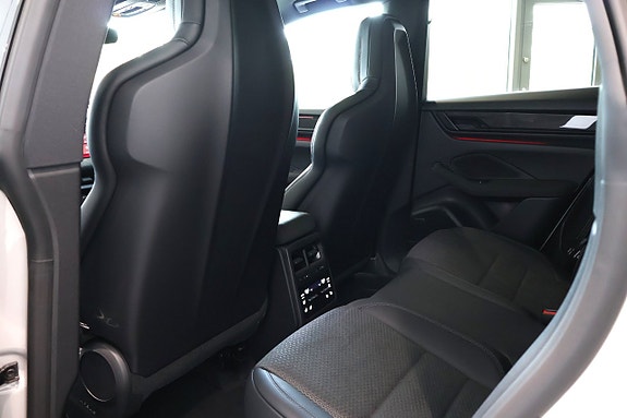 Porsche Macan GTS 11 of 20