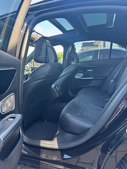 Mercedes-Benz C300 d 12 of 12