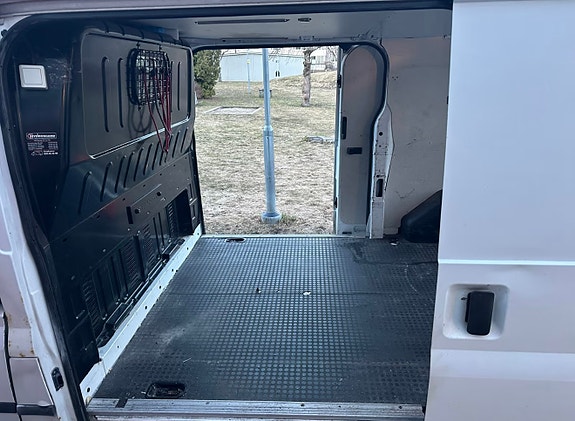 Ford Transit 8 of 8