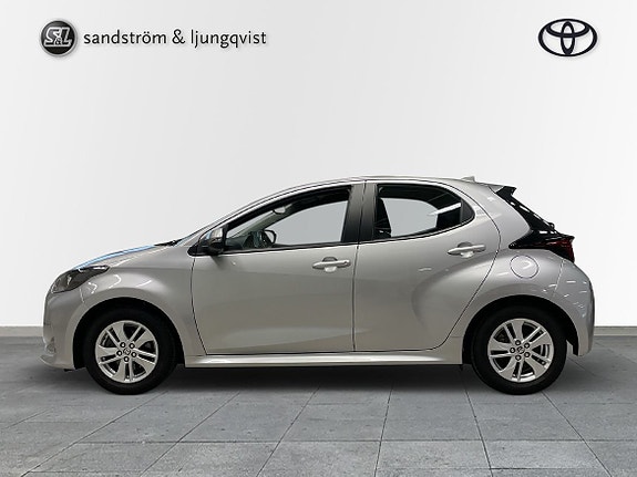 Toyota Yaris 4 of 11