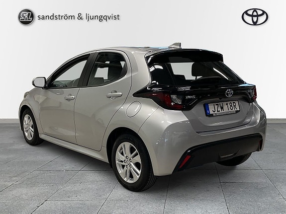 Toyota Yaris 5 of 11