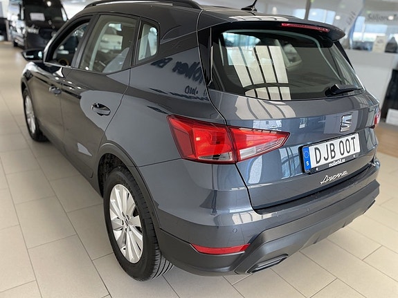 Seat Arona 9 of 19