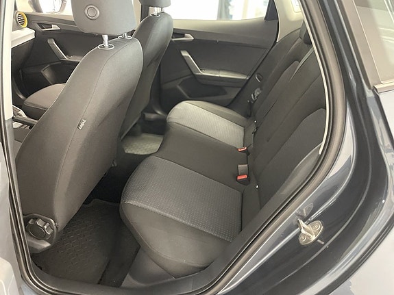 Seat Arona 12 of 19