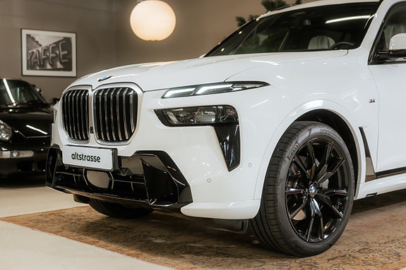 BMW X7 6 of 25
