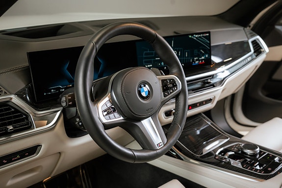 BMW X7 11 of 25