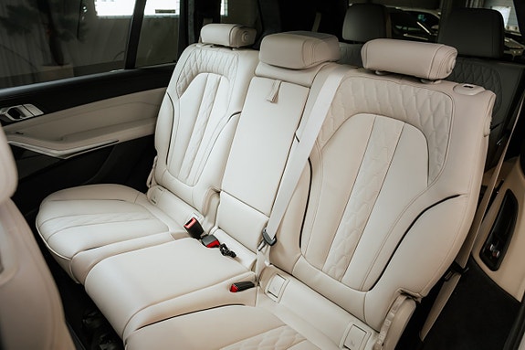 BMW X7 18 of 25