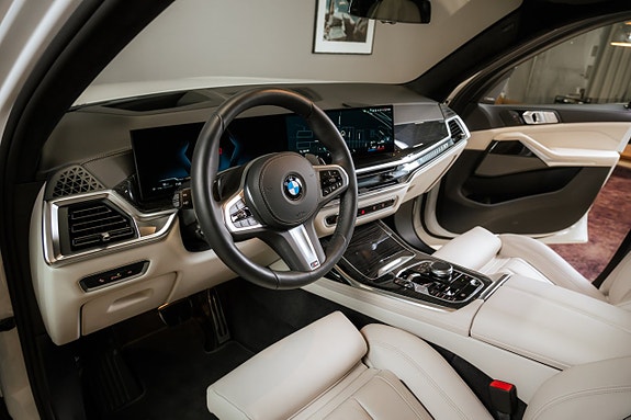 BMW X7 10 of 25