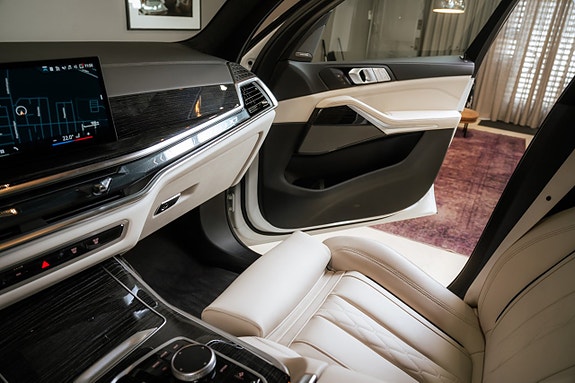 BMW X7 16 of 25