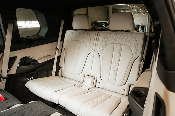 BMW X7 20 of 25