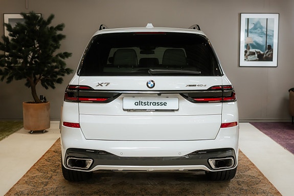 BMW X7 4 of 25