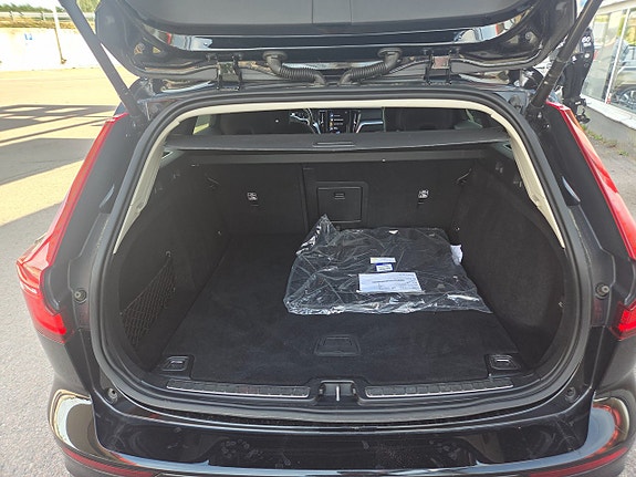 Volvo V60 Cross Country 8 of 27