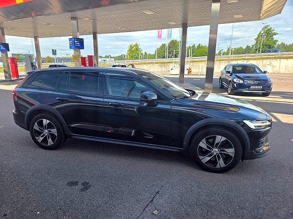 Volvo V60 Cross Country 13 of 27