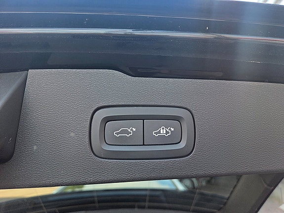 Volvo V60 Cross Country 7 of 27