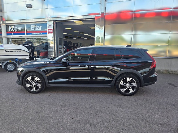 Volvo V60 Cross Country 4 of 27