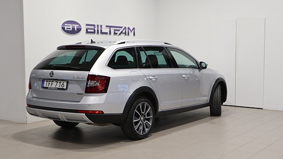 Skoda Octavia Scout 17 of 18