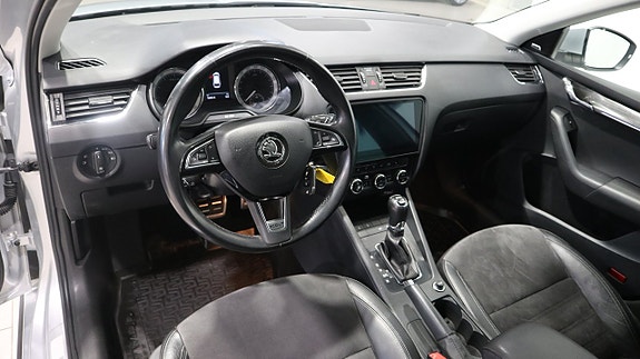 Skoda Octavia Scout 5 of 18