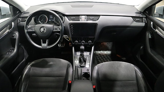 Skoda Octavia Scout 4 of 18