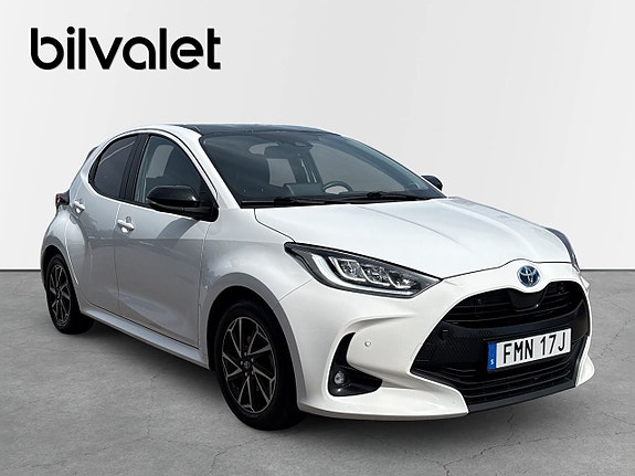 Toyota Yaris 2 of 14