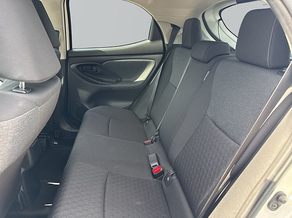 Toyota Yaris 13 of 14