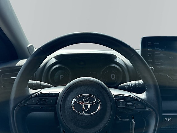Toyota Yaris 8 of 14