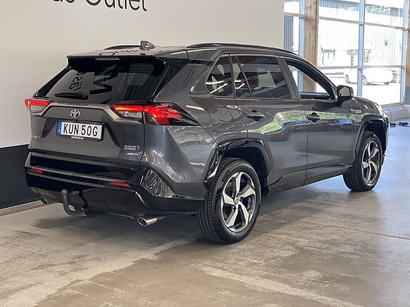 Toyota RAV4 Plug-in Hybrid 7 of 23
