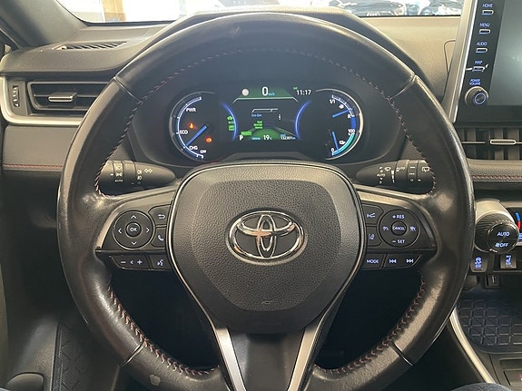 Toyota RAV4 Plug-in Hybrid 14 of 23