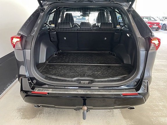 Toyota RAV4 Plug-in Hybrid 9 of 23
