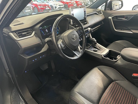 Toyota RAV4 Plug-in Hybrid 15 of 23