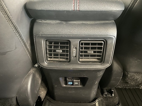 Toyota RAV4 Plug-in Hybrid 22 of 23