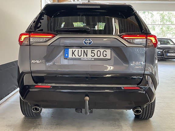 Toyota RAV4 Plug-in Hybrid 8 of 23