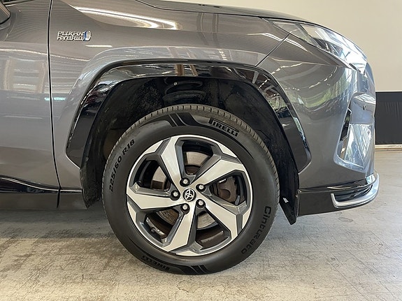 Toyota RAV4 Plug-in Hybrid 6 of 23