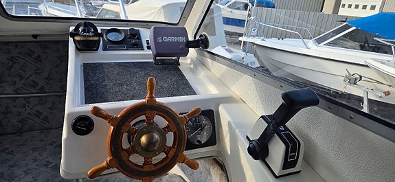 Bella 7000 / Volvo Penta 2003 5 of 12