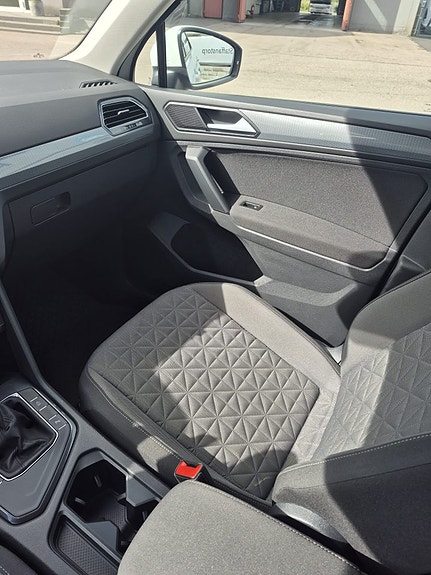 Volkswagen Tiguan 10 of 18