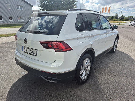 Volkswagen Tiguan 3 of 18