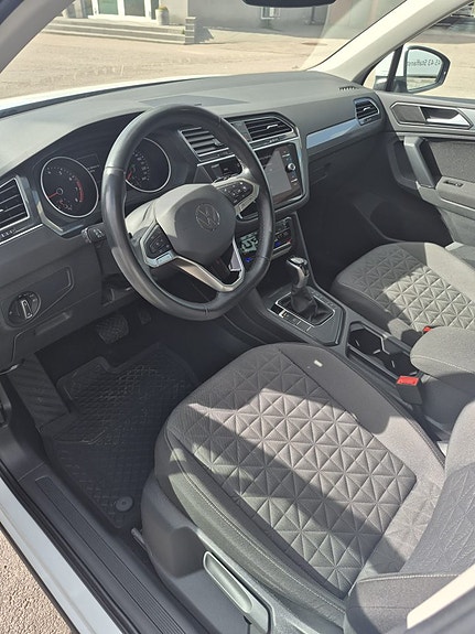 Volkswagen Tiguan 8 of 18