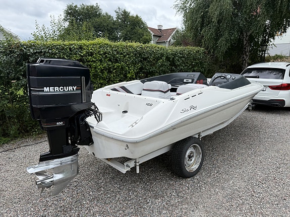 Sea Ray 160 2 of 5