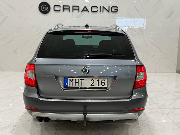 Skoda Superb 16 of 19