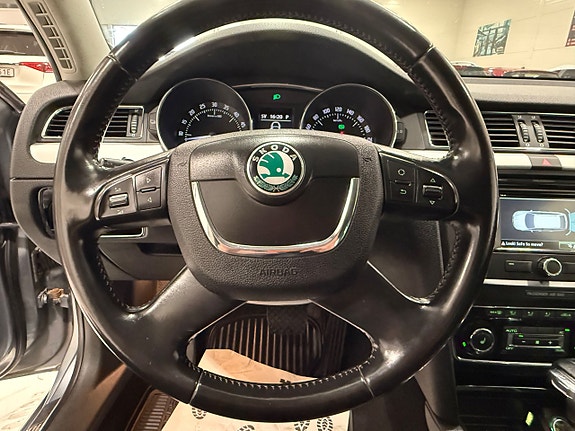 Skoda Superb 8 of 19