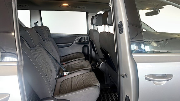 Volkswagen Sharan 5 of 9