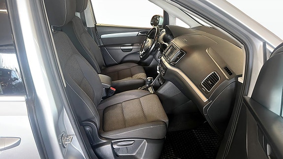 Volkswagen Sharan 3 of 9