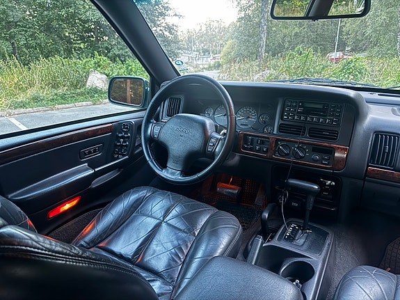 Jeep Grand Cherokee 7 of 14