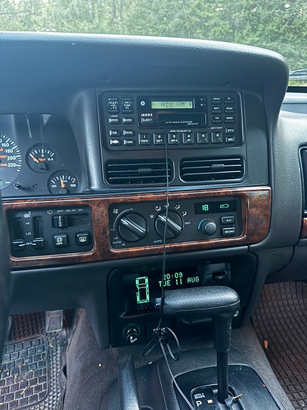 Jeep Grand Cherokee 13 of 14