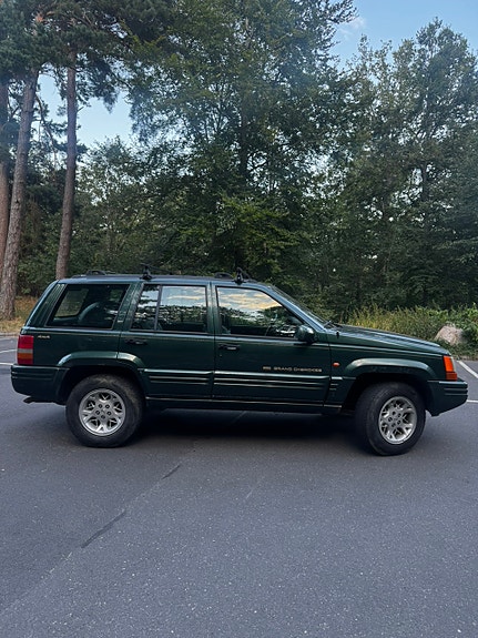 Jeep Grand Cherokee 3 of 14