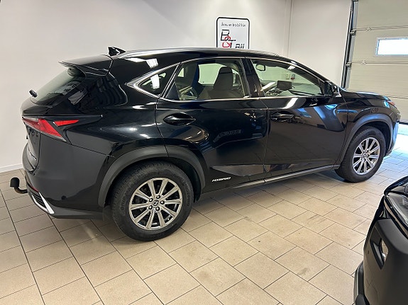 Lexus NX300h 3 of 15